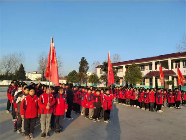 正阳县彭桥乡老店村小学课间操为校园添活力