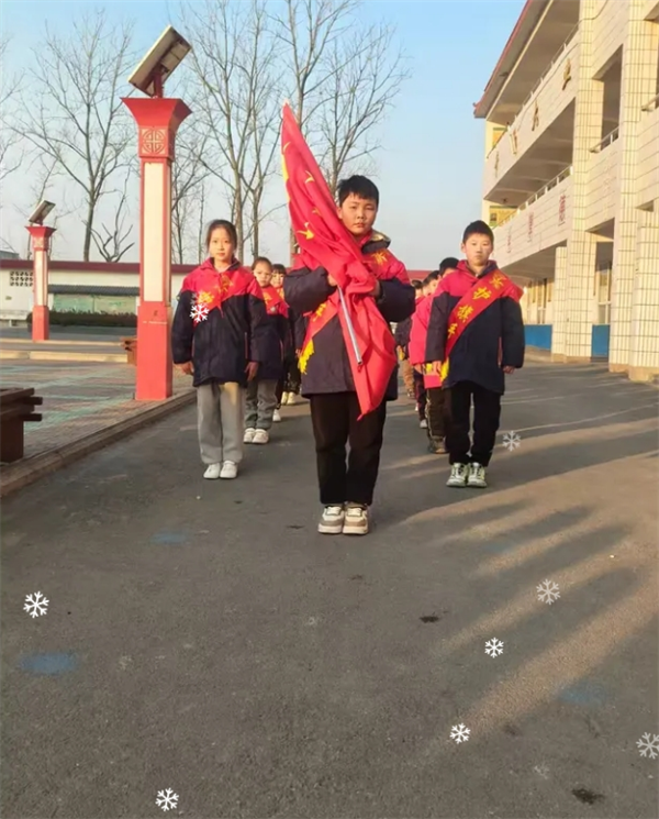 安全牢记心中,生命在我手中——正阳县兰青镇中心小学主题升旗仪式