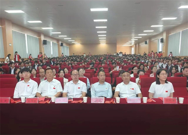 唱响主旋律 奋进新时代---正阳县第一实验高级中学2025级高