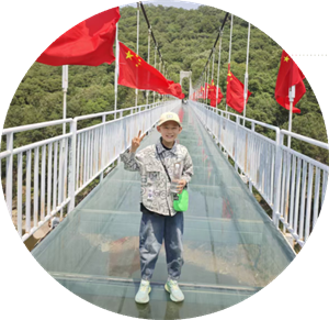 杨浩楠 图片1
