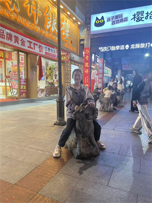 李诗萁 图片1