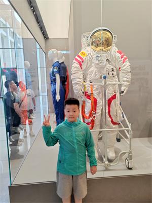 靳舒翰 图片1