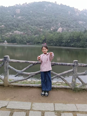 汪宸依图片1