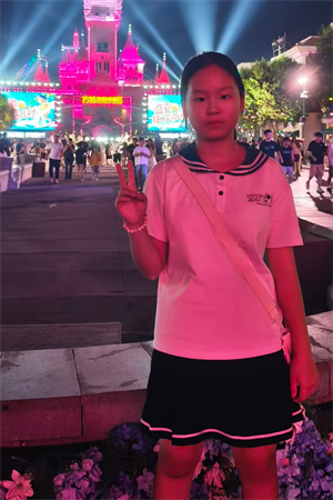 余虹雨 图片1