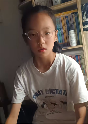 9李艺鸣图片1